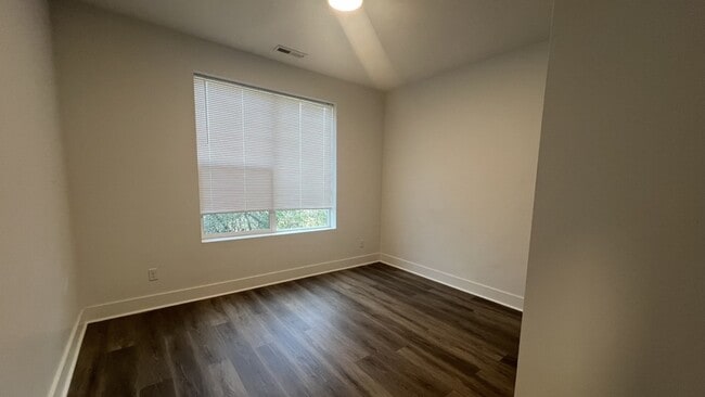 Building Photo - 3359 S 900 E