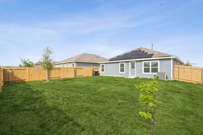 Building Photo - The best of living at Vista West
