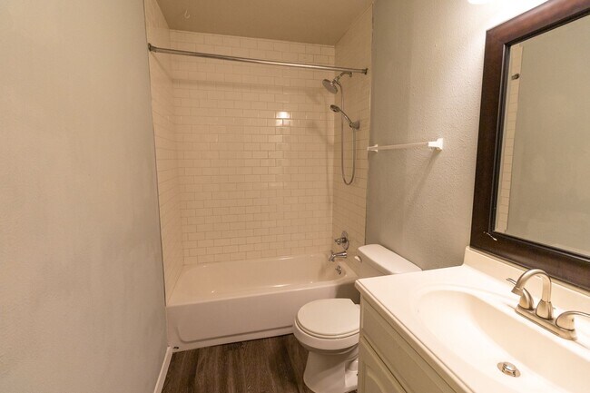Building Photo - 9412 Teasdale Terrace