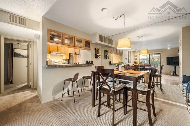 Building Photo - 941 Calle Mejia