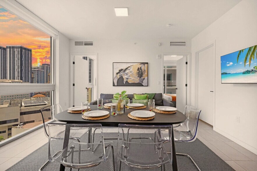 Building Photo - 227 NE 2nd St