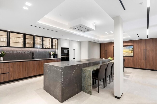 Building Photo - 400 Sunny Isles Blvd