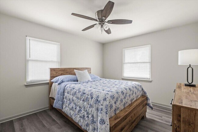 Building Photo - 9121 Potomac Dr