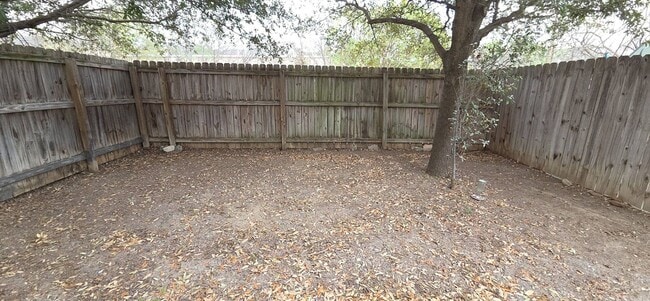 Building Photo - Wurzbach Heights Townhome for Rent ~ 3 Bedroom corner Unit with Private Yard and Garage