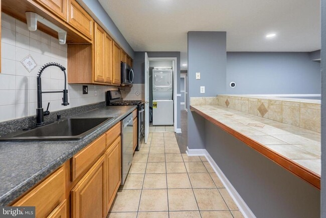 Building Photo - 108 Kenwood Dr