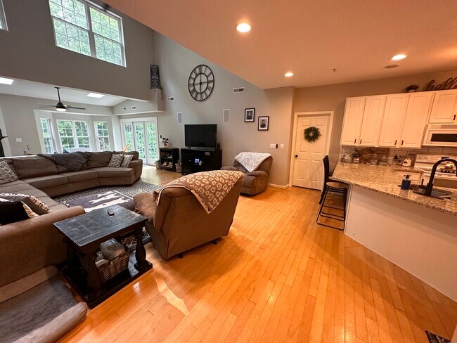 Great Room/Kitchen - 8940 Executive Club Dr