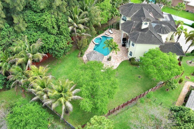 Building Photo - 6301 SW 58th Ct