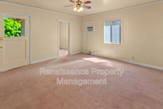 Building Photo - 1026 Windeler Ave
