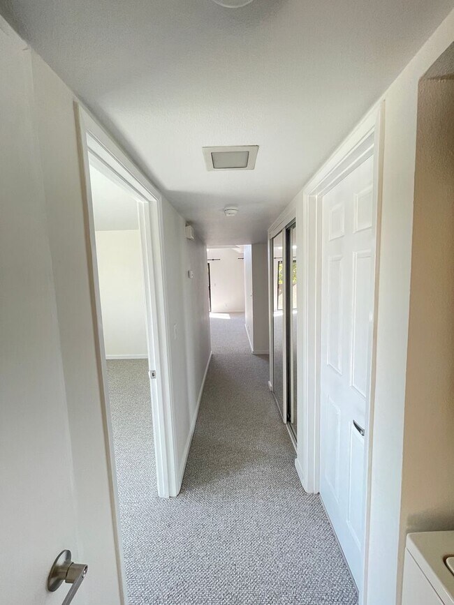 Building Photo - Available Now - 2 Bedroom 2 Bath Condo in ...
