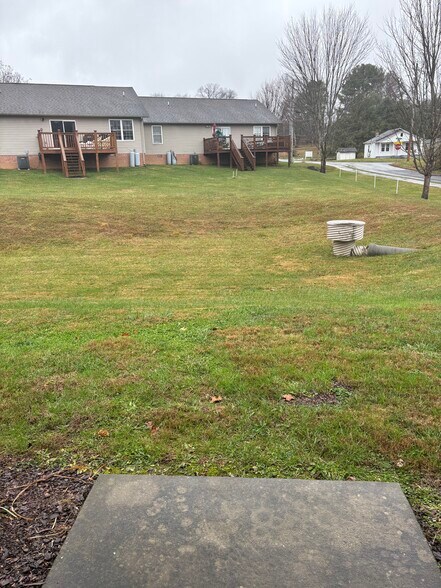 Building Photo - 2108 Pleasant View Dr