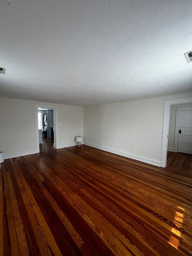 Building Photo - 21 S Church St