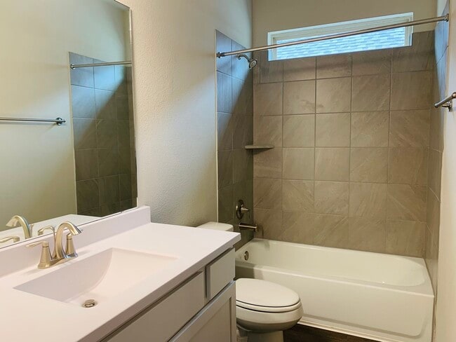 Building Photo - 17727 Chartertree Ln