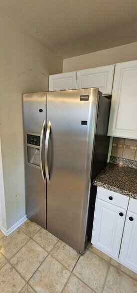 Building Photo - 4504 Terrace St