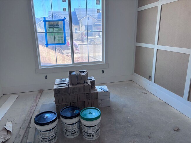 Building Photo - Beautiful 2 story with 6 bedrooms and swimming pool