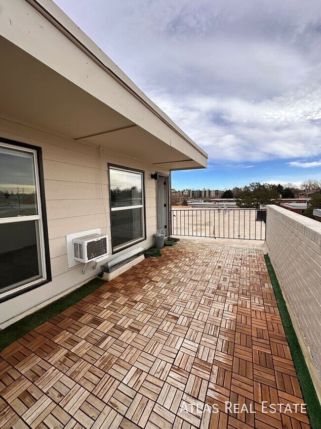 Building Photo - 551 S Fairfax St