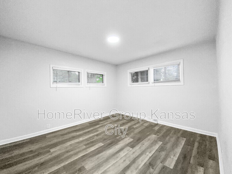 Building Photo - 11414 Corrington Ave