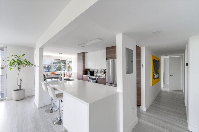 Building Photo - 16546 NE 26th Ave