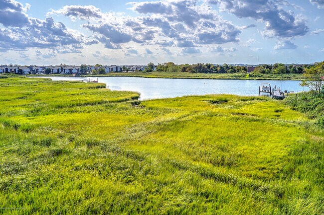 Building Photo - 30 Columbus Dr