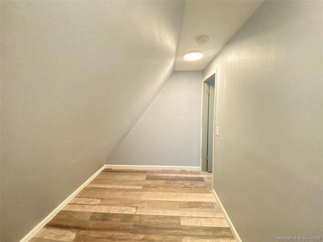 Building Photo - 28 Grove Pl