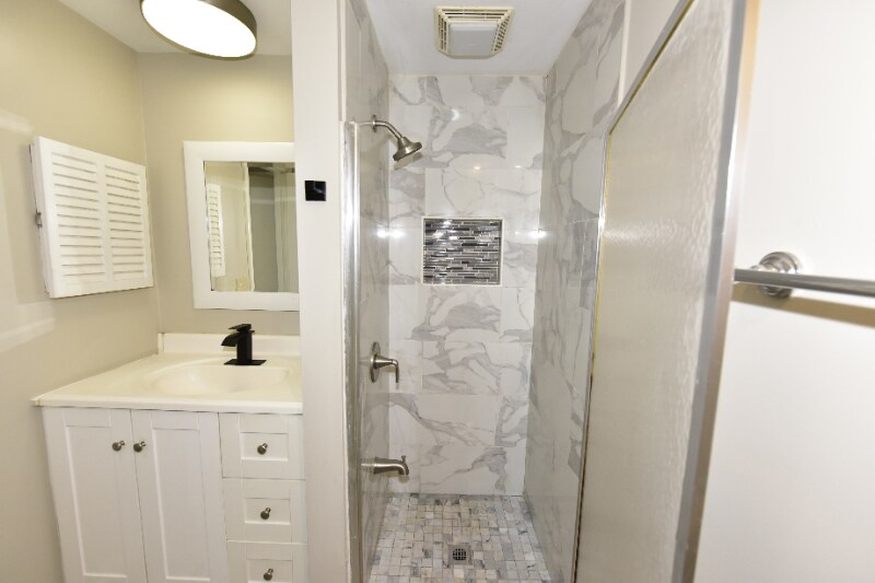 Building Photo - 1030 Galliton Ct