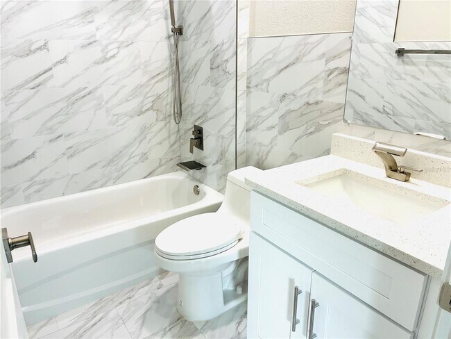 Building Photo - 98 Wheatfield Dr