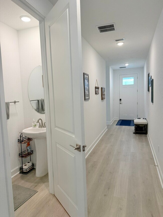 Building Photo - New Construction 5 Bedroom Home With In Law Suite In Fernandina Beach