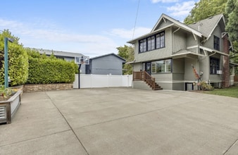 Building Photo - Rare Home Near OSU Campus! **MOVE IN SPECIAL**