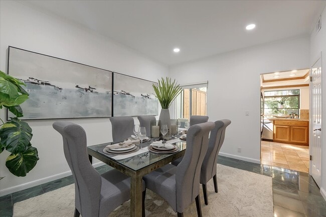 Building Photo - 1150 Pine St