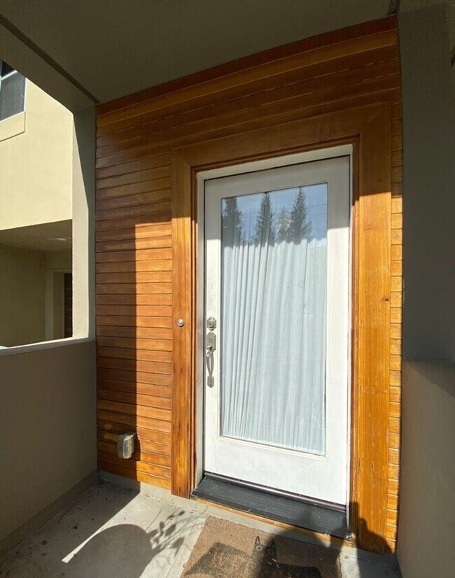 Building Photo - 2 Bedroom 2 Bathroom Home in West Sac