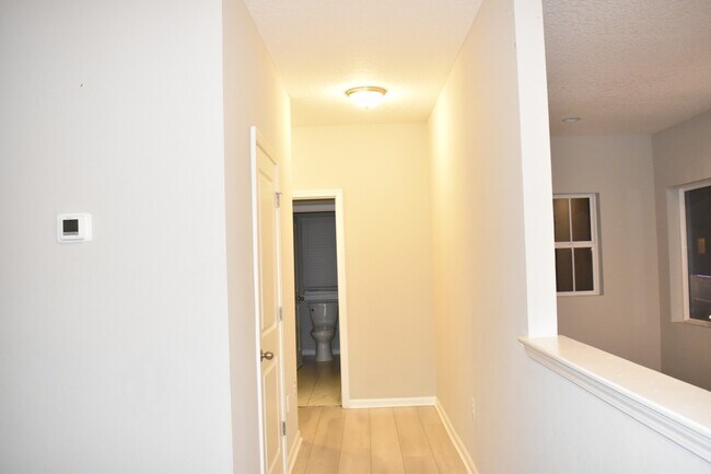 Building Photo - 572 Windermere Way