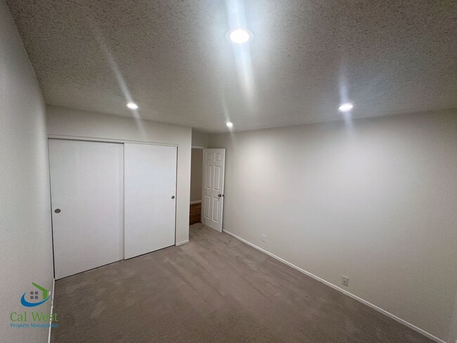 Building Photo - $4095 - Beautiful Remodeled Home on Cul-de...