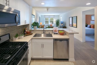 Building Photo - Franklin Street Apartment Homes