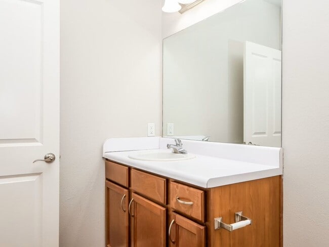 Building Photo - 3BD/3BA For Rent In Bluffs East