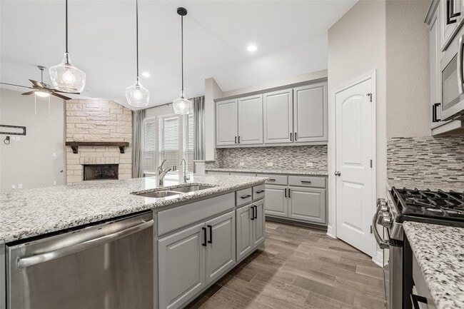 Building Photo - 385 Bonnet Blvd