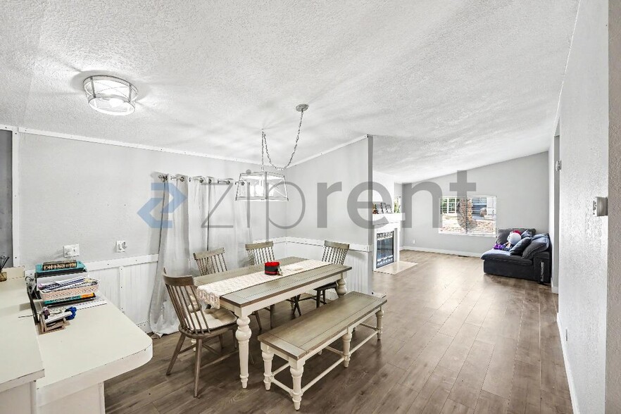 Building Photo - Unit 21