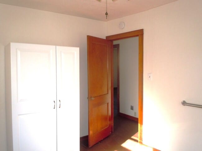 Building Photo - Two Bedroom Home with Washer/Dryer Hookups in Full Basement!