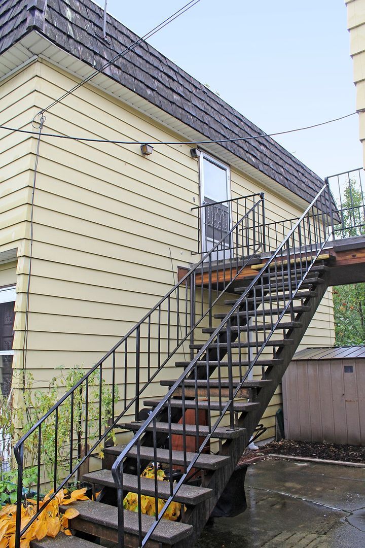 Building Photo - 1178 SE Pershing St