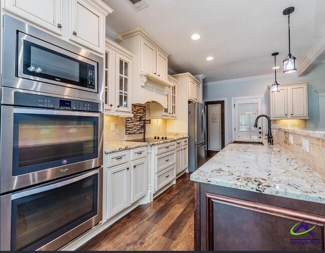 Building Photo - 111 S Carmenville Dr