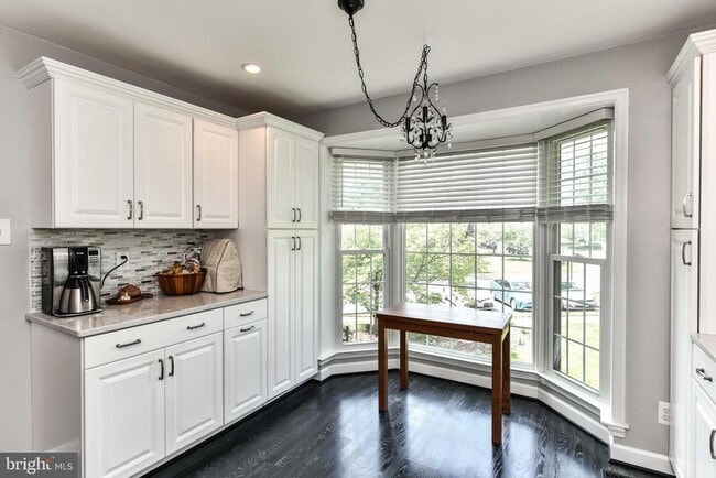 Building Photo - 21820 Leatherleaf Ct