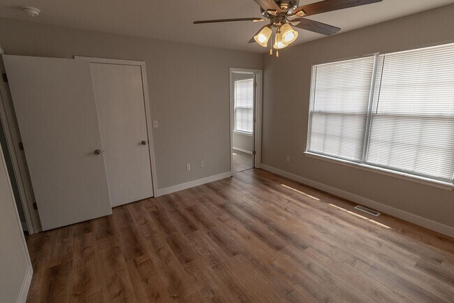 Building Photo - 1633 Citadel Dr