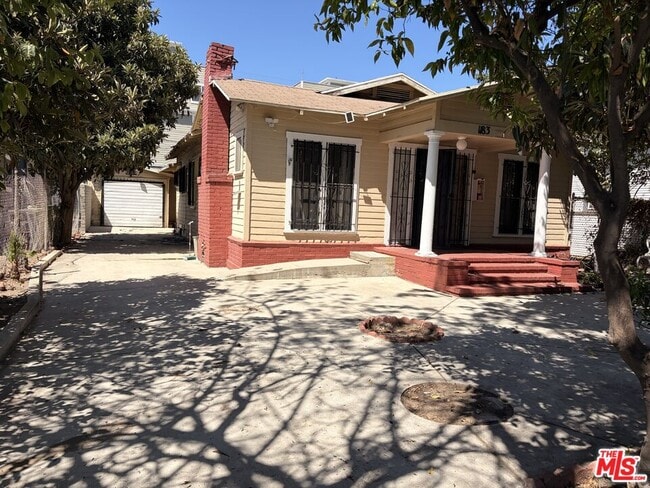 Building Photo - 1183 W 37th Dr