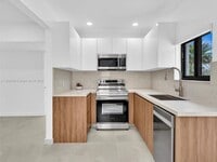 Building Photo - 107 Central Ave