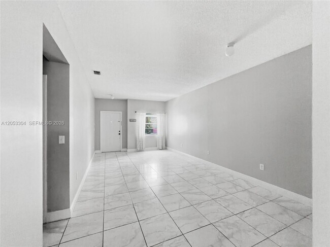 Building Photo - 2214 SE 25th Ave
