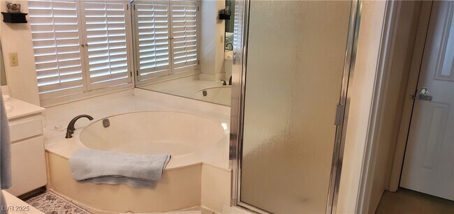 Building Photo - 2728 Bayo Ct