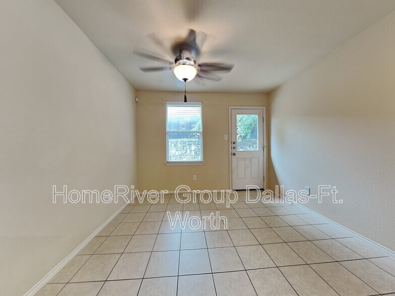 Building Photo - 10622 Midway Dr
