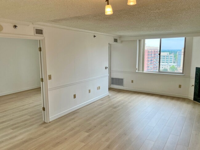 Building Photo - 1276 N Wayne St