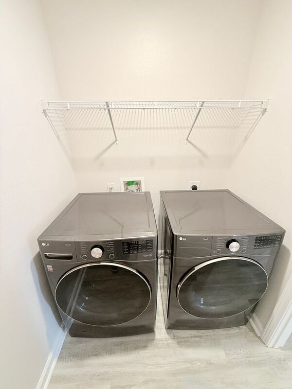 Building Photo - 6130 Native Dancer Wy