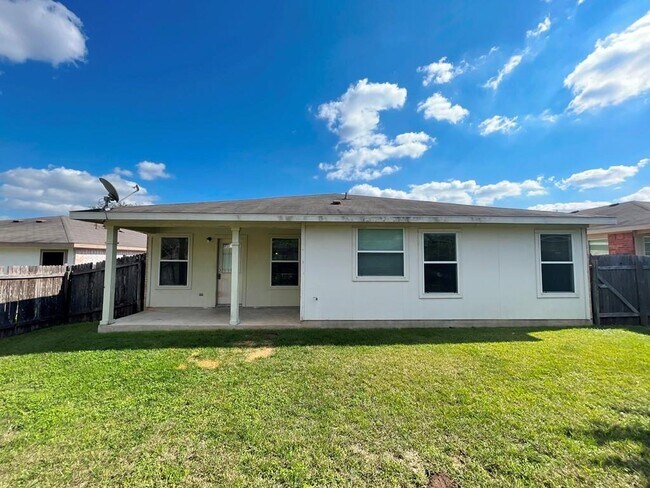 Building Photo - 126 Salado Dr