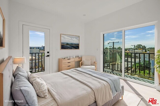 Building Photo - 1933 Magnolia Ave