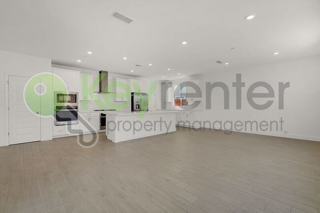 Building Photo - 4089 Flathead Dr